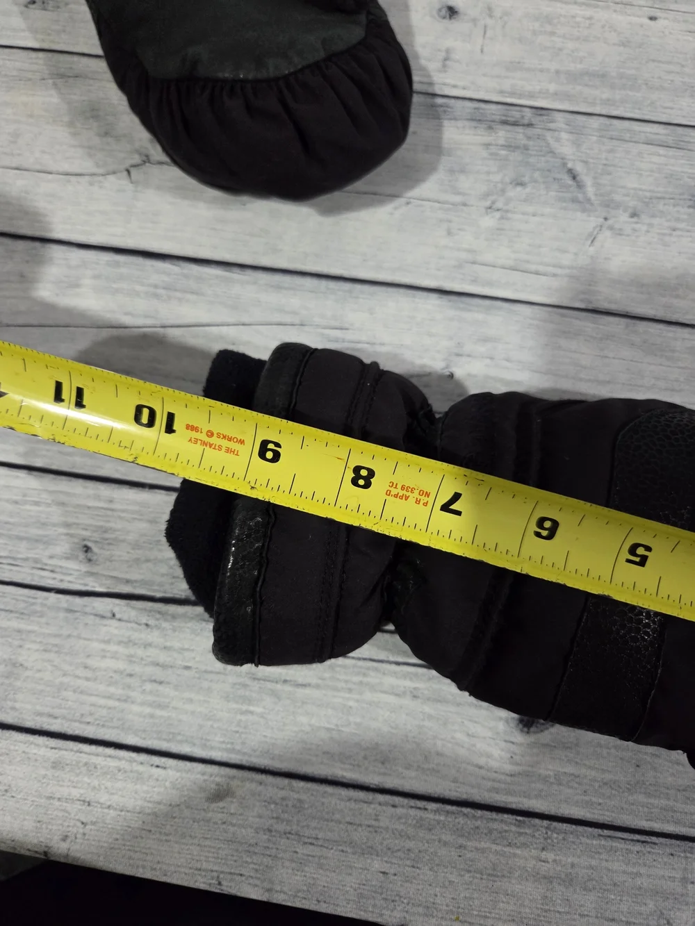 Gates Insulated Mittens